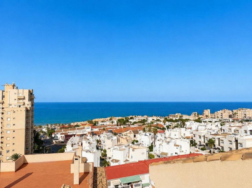 Испания Opportunity with views, SOUTH facing, swimming pool, garage and storage room