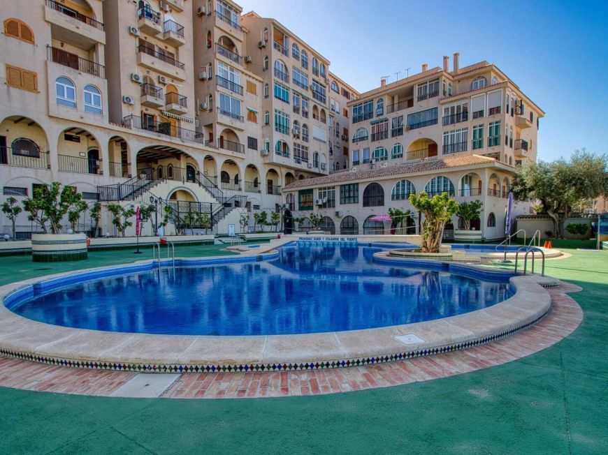 Испания Opportunity with views, SOUTH facing, swimming pool, garage and storage room