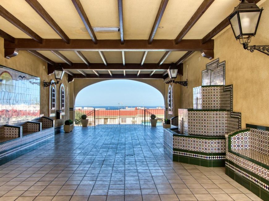 Испания Opportunity with views, SOUTH facing, swimming pool, garage and storage room