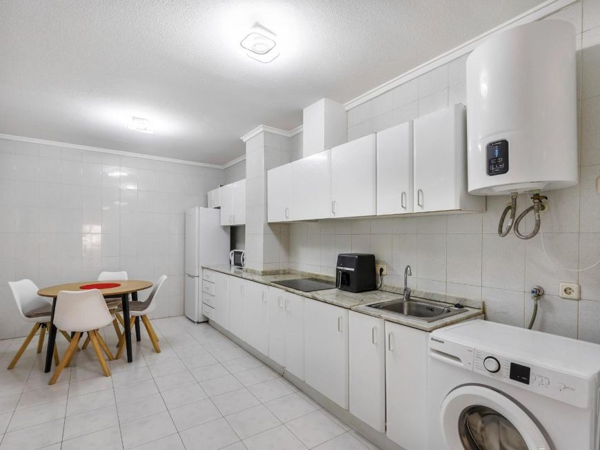 Španělsko Very spacious 2 bedroom + 1 bathroom apartment