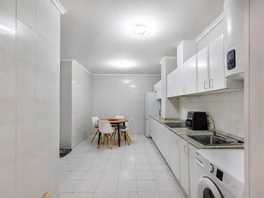 Španělsko Very spacious 2 bedroom + 1 bathroom apartment