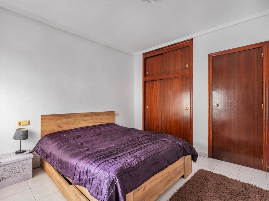 Španělsko Very spacious 2 bedroom + 1 bathroom apartment