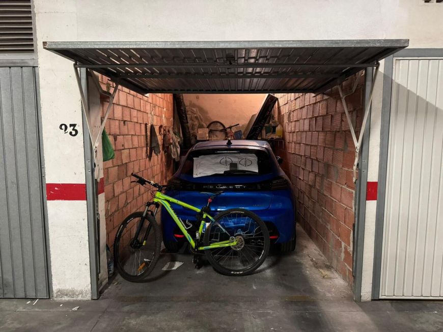 Španělsko 🚗 GARAJE CERRADO EN VENTA!!!