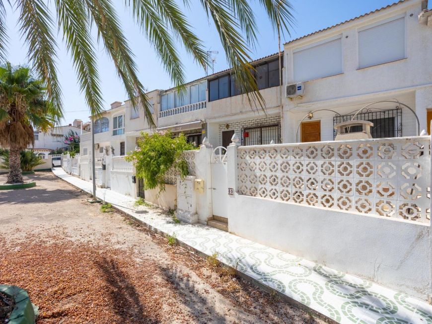 Španělsko Ground-floor bungalow · Unique opportunity in La Mata