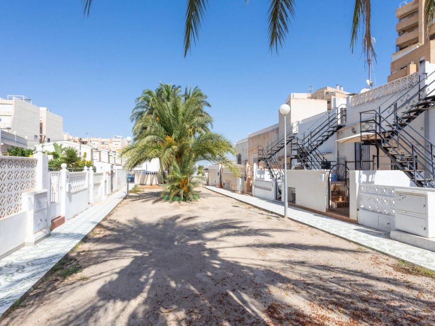 Španělsko Ground-floor bungalow · Unique opportunity in La Mata