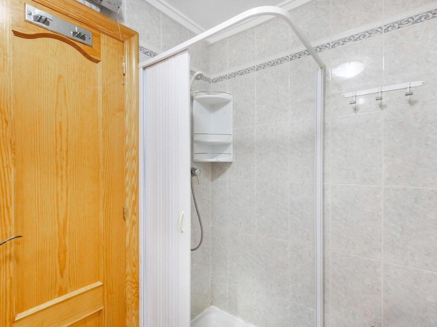 Španělsko Light, sun, and the beach just a 3-minute walk away! Top-floor apartment with an L-shaped terrace and enclosed garage in Playa del Cura.