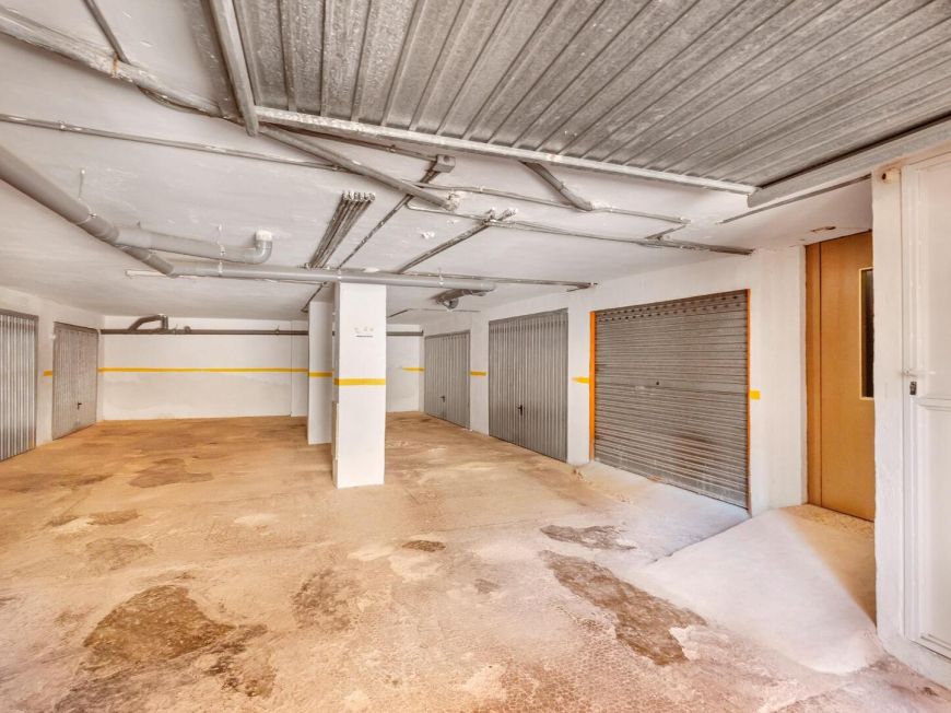 Španělsko Light, sun, and the beach just a 3-minute walk away! Top-floor apartment with an L-shaped terrace and enclosed garage in Playa del Cura.