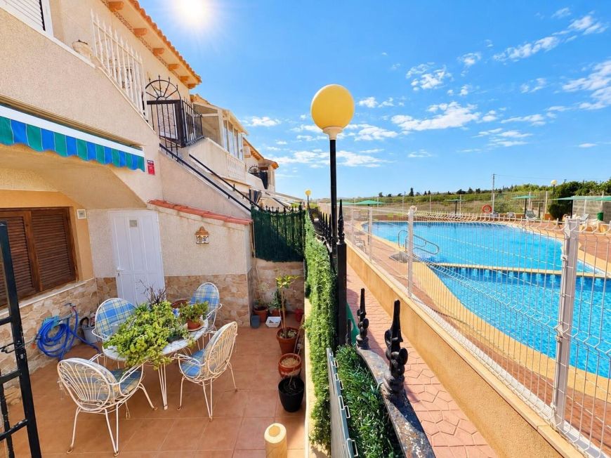 Španělsko Ground-floor property with two terraces overlooking the communal pool in El Moncayo – Guardamar del Segura