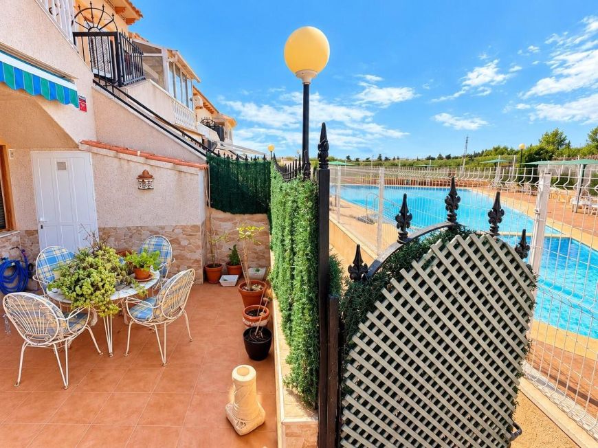 Španělsko Ground-floor property with two terraces overlooking the communal pool in El Moncayo – Guardamar del Segura