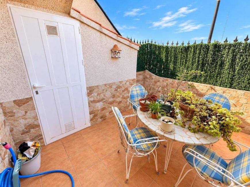 Španělsko Ground-floor property with two terraces overlooking the communal pool in El Moncayo – Guardamar del Segura