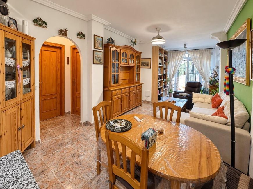 Španělsko Ground-floor property with two terraces overlooking the communal pool in El Moncayo – Guardamar del Segura