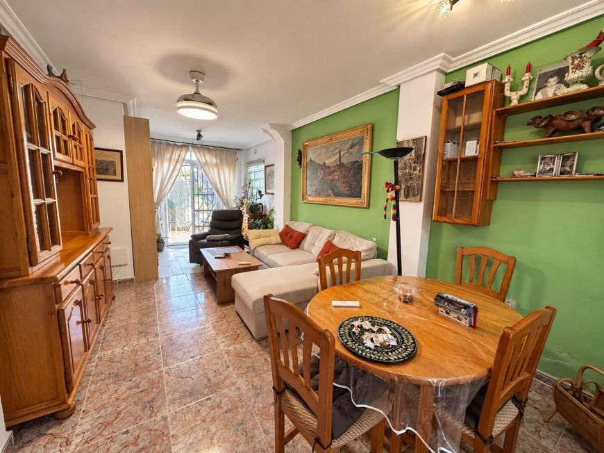 Španělsko Ground-floor property with two terraces overlooking the communal pool in El Moncayo – Guardamar del Segura
