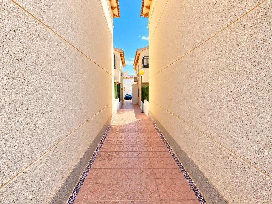 Španělsko Ground-floor property with two terraces overlooking the communal pool in El Moncayo – Guardamar del Segura
