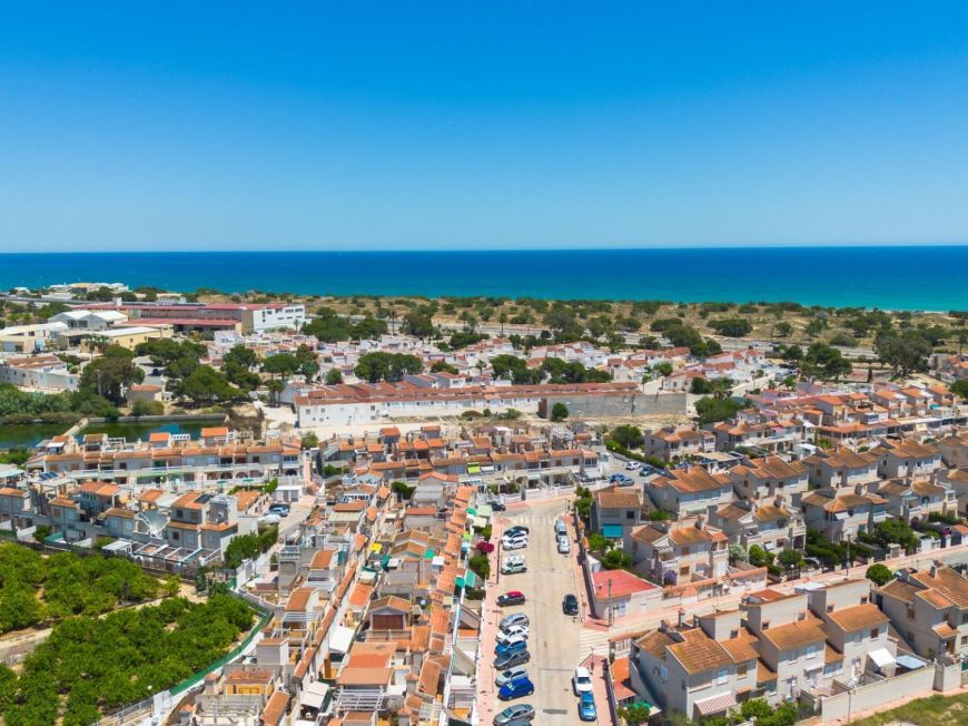 Španělsko Ground-floor property with two terraces overlooking the communal pool in El Moncayo – Guardamar del Segura