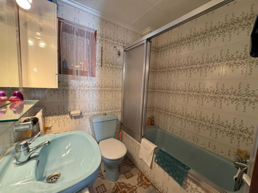 Španělsko Ground floor bungalow with 3 bedrooms and 2 bathrooms, 300m from Los Náufragos Beach