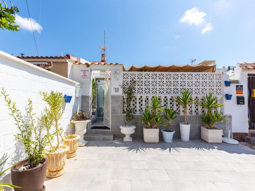 Španělsko Spectacular renovated bungalow in Torreta III with communal pool