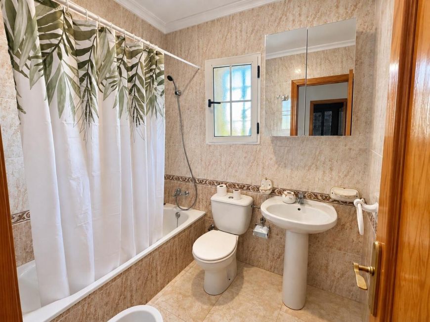 Španělsko Corner Townhouse with Large Plot and South Orientation in El Limonar