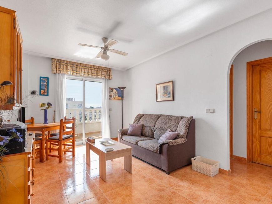 Španělsko Sunrise views and Mediterranean breezes in Nueva Torrevieja! 2 bedrooms + communal pool