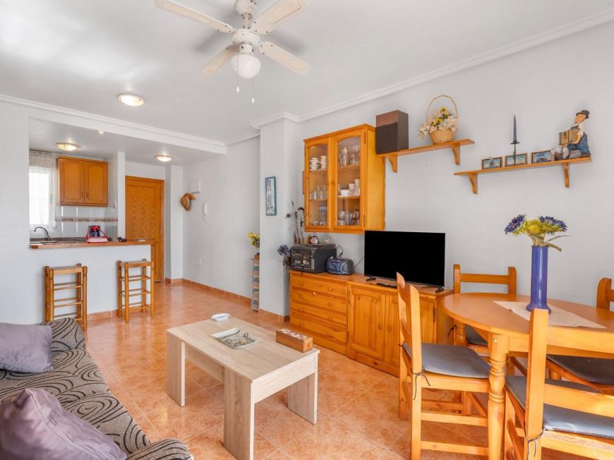 Španělsko Sunrise views and Mediterranean breezes in Nueva Torrevieja! 2 bedrooms + communal pool