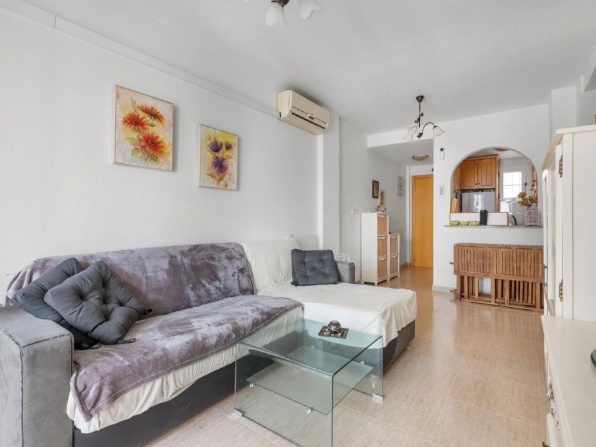 Španělsko 2-Bedroom Apartment with Pool, Garage and Storage Room Near the Centre of Torrevieja