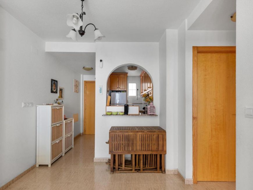 Španělsko 2-Bedroom Apartment with Pool, Garage and Storage Room Near the Centre of Torrevieja