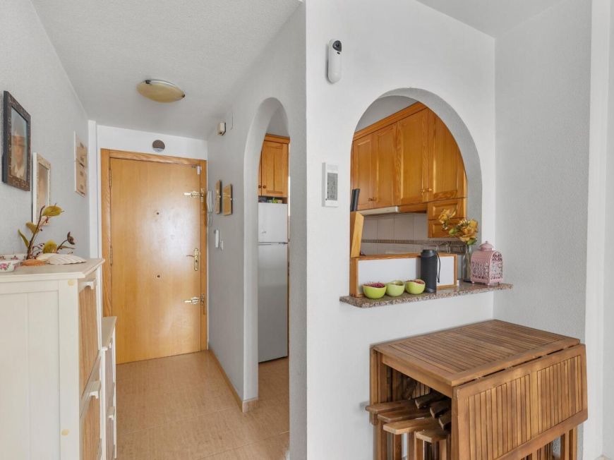 Španělsko 2-Bedroom Apartment with Pool, Garage and Storage Room Near the Centre of Torrevieja