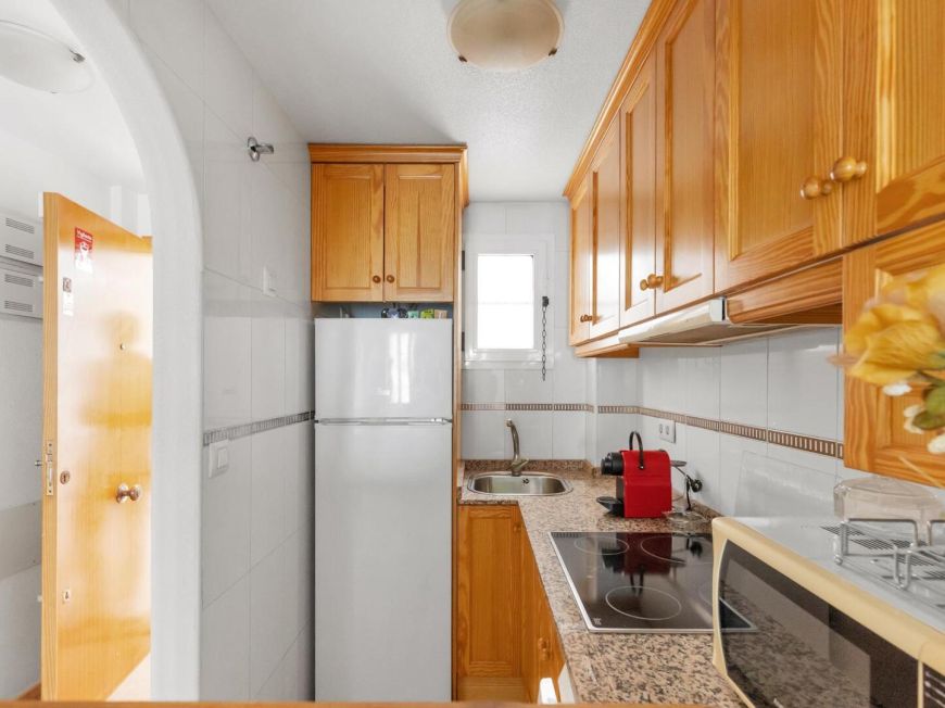 Španělsko 2-Bedroom Apartment with Pool, Garage and Storage Room Near the Centre of Torrevieja