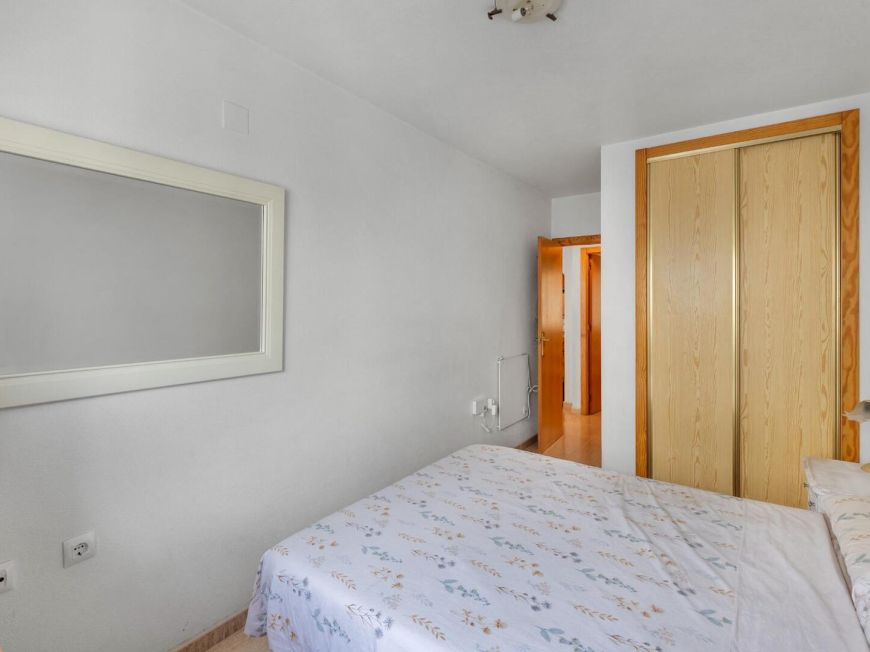 Španělsko 2-Bedroom Apartment with Pool, Garage and Storage Room Near the Centre of Torrevieja
