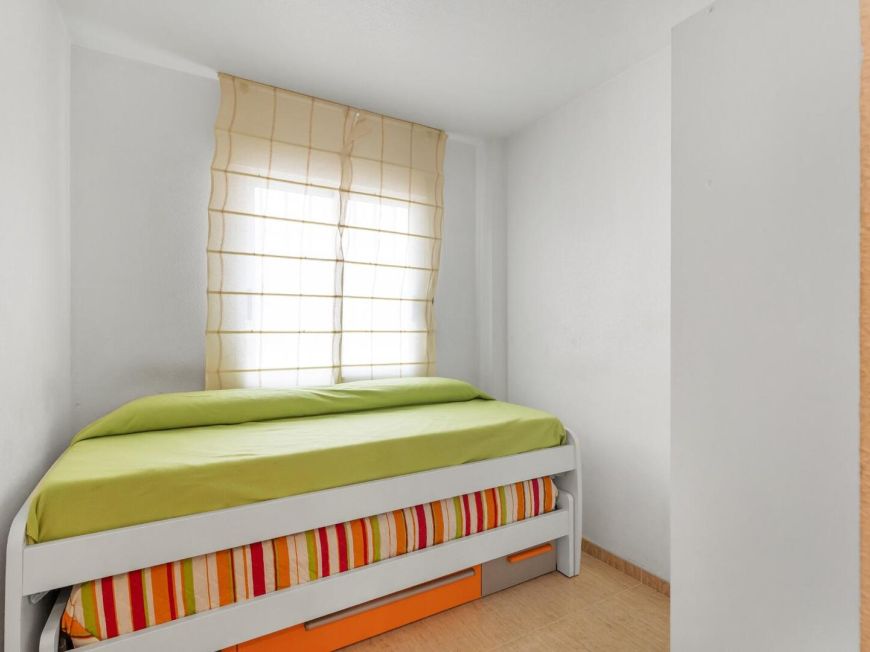 Španělsko 2-Bedroom Apartment with Pool, Garage and Storage Room Near the Centre of Torrevieja