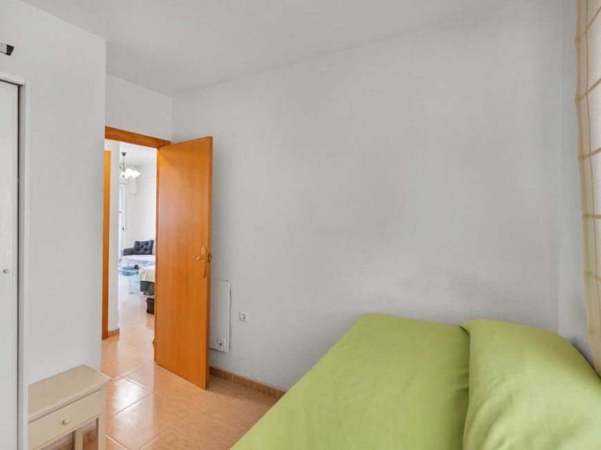 Španělsko 2-Bedroom Apartment with Pool, Garage and Storage Room Near the Centre of Torrevieja
