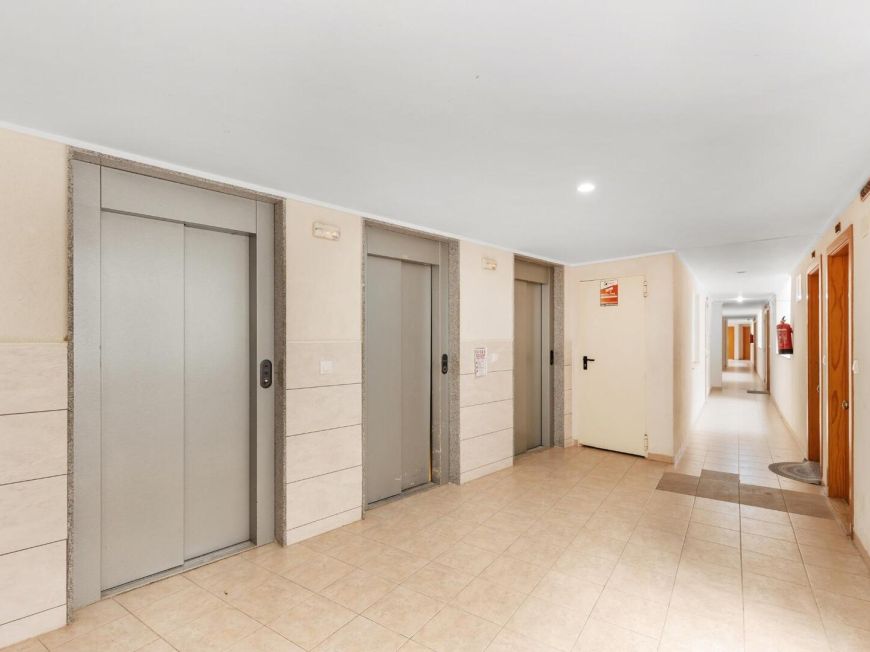 Španělsko 2-Bedroom Apartment with Pool, Garage and Storage Room Near the Centre of Torrevieja