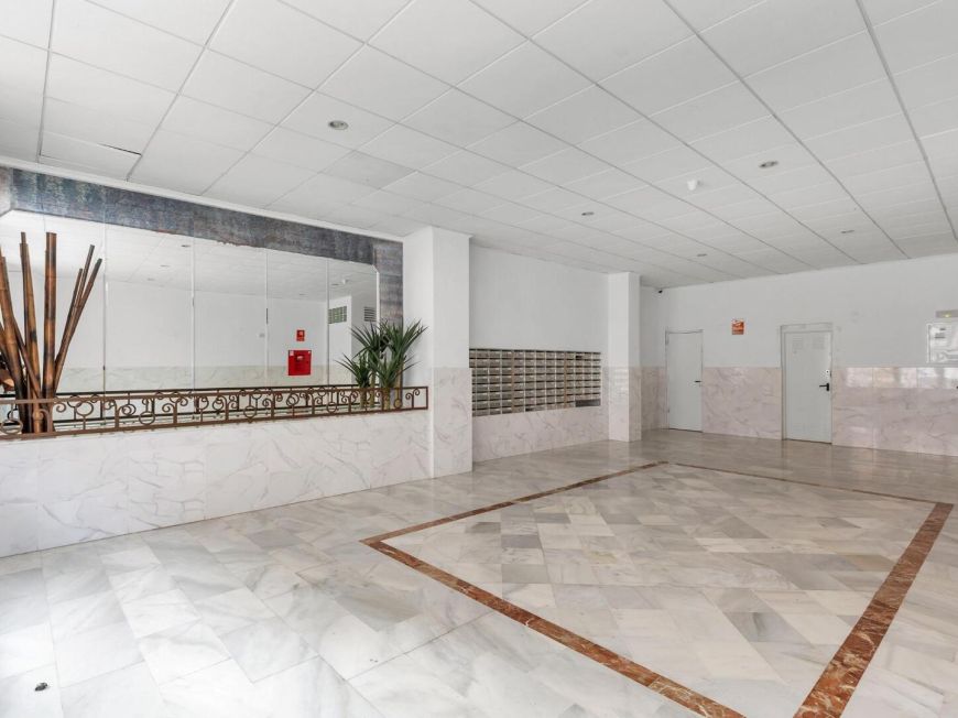 Španělsko 2-Bedroom Apartment with Pool, Garage and Storage Room Near the Centre of Torrevieja