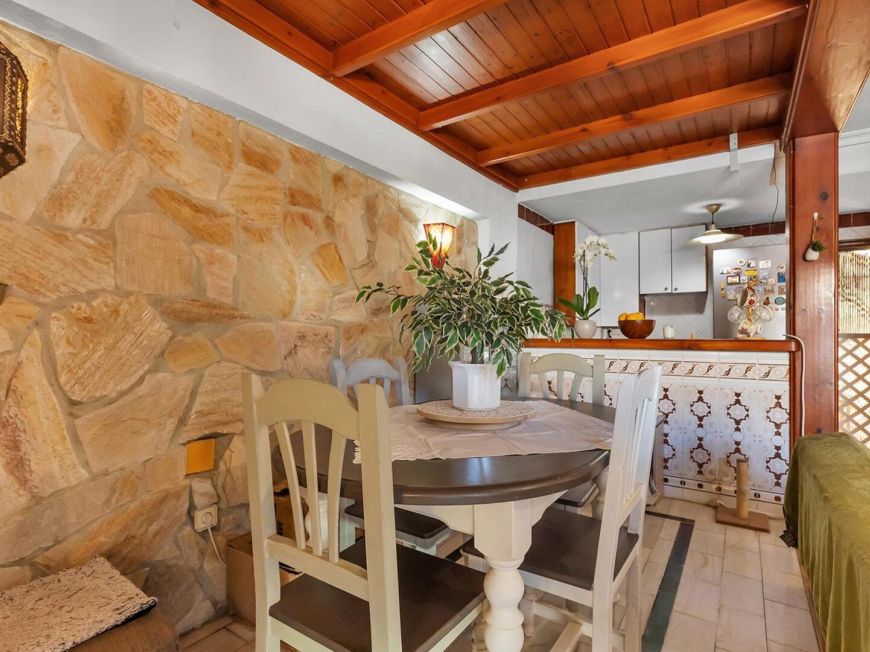 Španělsko Frontline townhouse with sea views