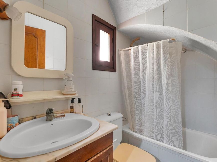 Španělsko Frontline townhouse with sea views