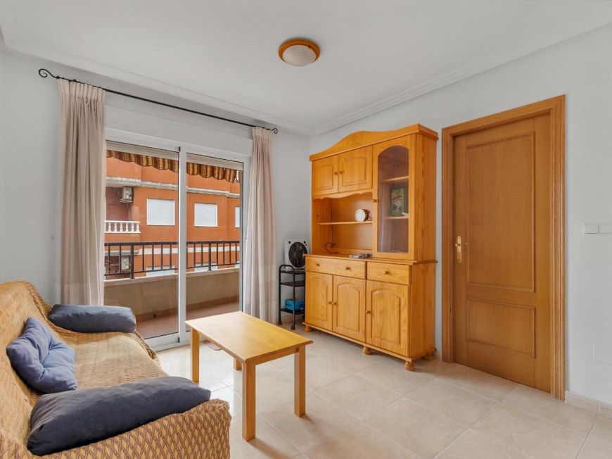 Španělsko Central and very bright apartment with a garage and a super convenient storage room on your same floor