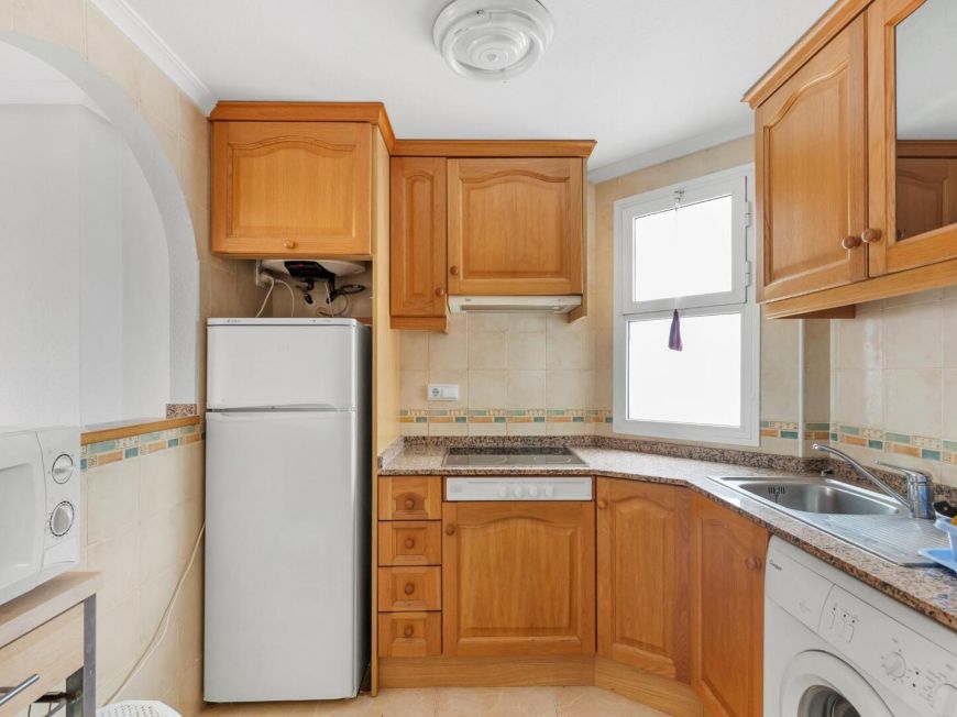 Španělsko Central and very bright apartment with a garage and a super convenient storage room on your same floor