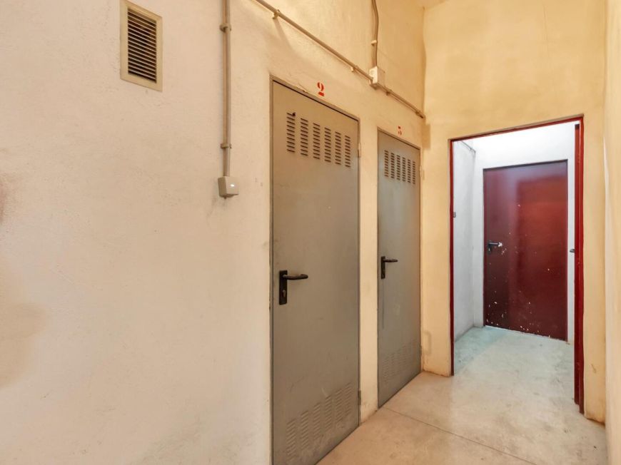 Španělsko Central and very bright apartment with a garage and a super convenient storage room on your same floor