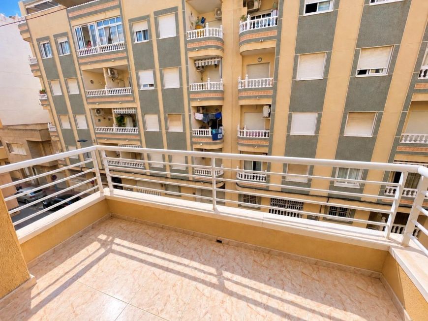 Španělsko South-facing 2-bedroom opportunity