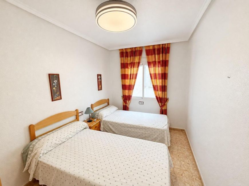 Španělsko South-facing 2-bedroom opportunity