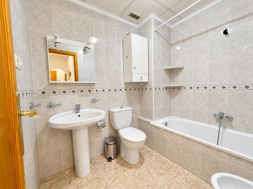 Španělsko South-facing 2-bedroom opportunity