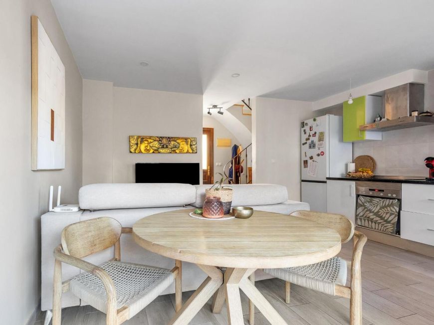 Španělsko Renovated duplex in Los Balcones: sun, comfort, and strategic location