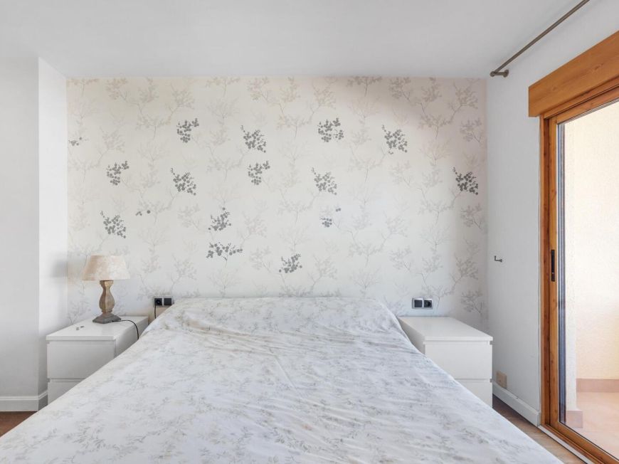 Španělsko Renovated duplex in Los Balcones: sun, comfort, and strategic location
