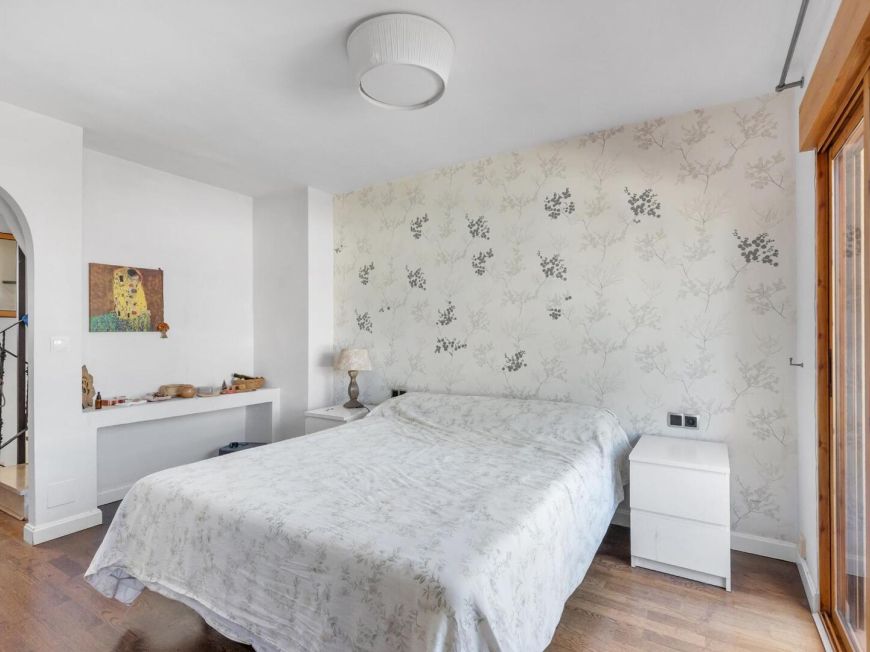 Španělsko Renovated duplex in Los Balcones: sun, comfort, and strategic location