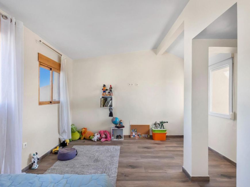 Španělsko Renovated duplex in Los Balcones: sun, comfort, and strategic location