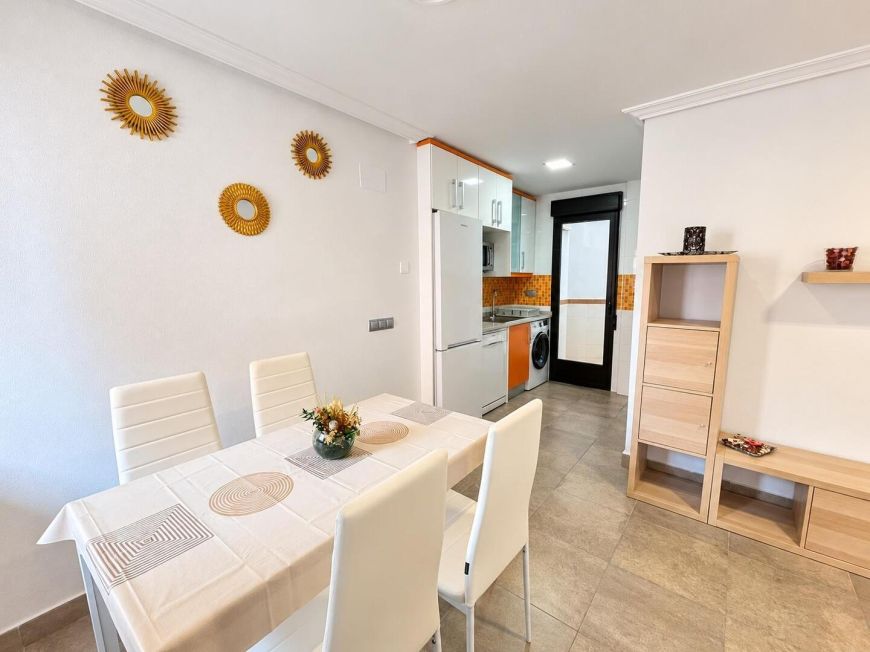 Španělsko Pristine 2-Bedroom Apartment – Furniture Included – Prime Location
