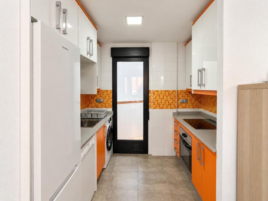 Španělsko Pristine 2-Bedroom Apartment – Furniture Included – Prime Location