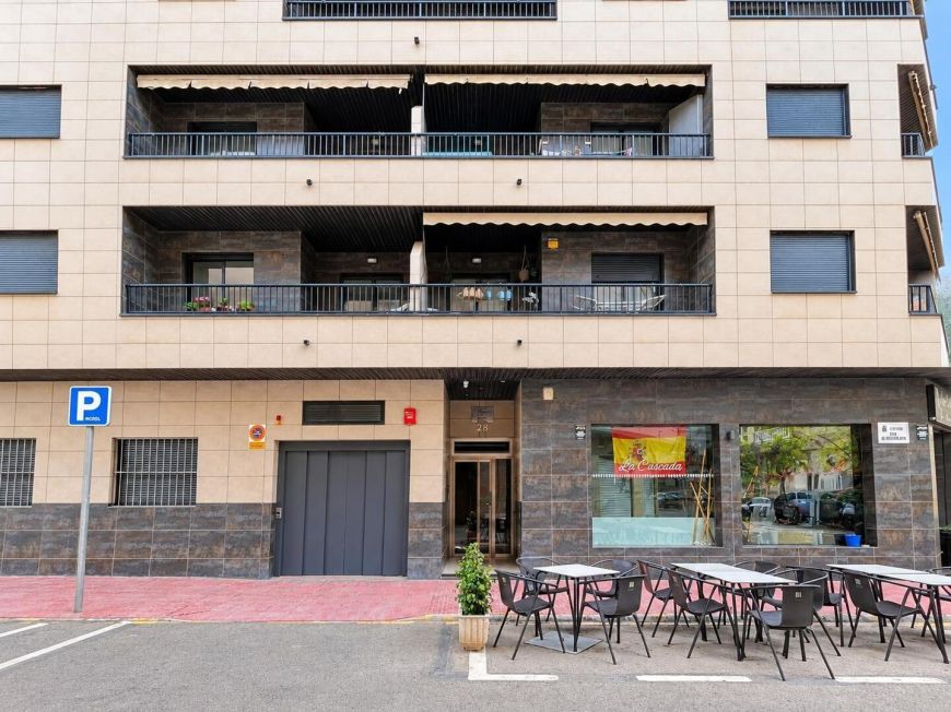 Španělsko Pristine 2-Bedroom Apartment – Furniture Included – Prime Location