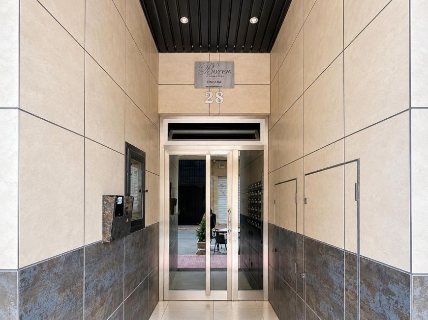 Španělsko Pristine 2-Bedroom Apartment – Furniture Included – Prime Location