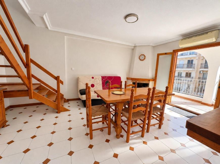 Espanha Penthouse Duplex – 3 Bedrooms, 2 Bathrooms, South-Facing Solarium, 200 Metres from La Mata Beach – Av. Europeos