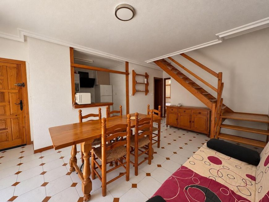 Espanha Penthouse Duplex – 3 Bedrooms, 2 Bathrooms, South-Facing Solarium, 200 Metres from La Mata Beach – Av. Europeos